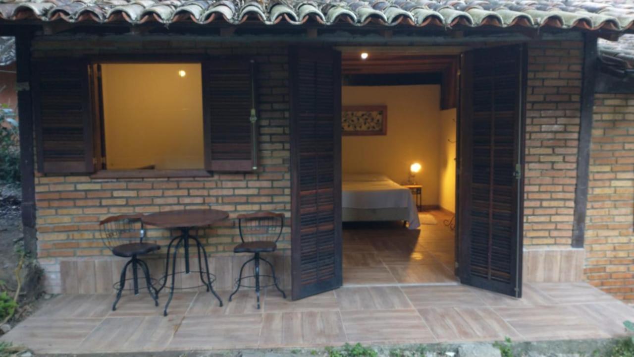 Casa Da Cachoeira เปเนโด ภายนอก รูปภาพ